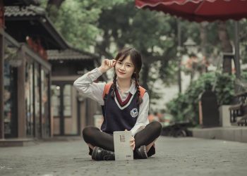 Chia Sẻ Sẻ Bộ Stock “Phố Sách Ngày Mưa Gió” (Ảnh RAW + Preset)