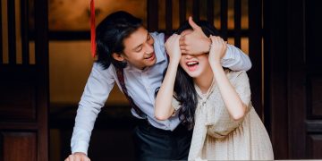 Stock Cặp Đôi Mang Phong Cách Cổ Điển RAW